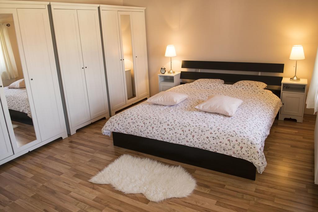 Jimmy Apartments Pula Extérieur photo